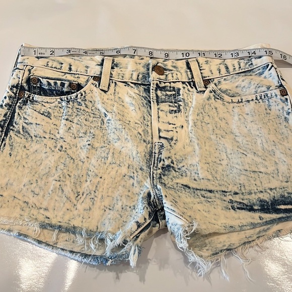 Levi’s 501 Acid Wash Mid Rise Shorts Size 25 - Picture 4 of 16